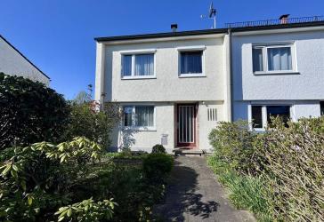 Gepflegtes, jedoch modernisierungsbedürftiges Reihenendhaus