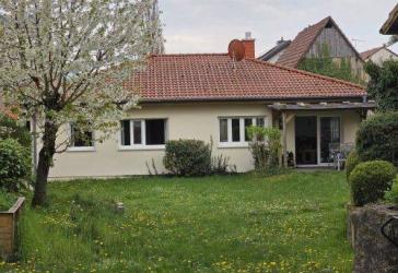 Schönes, ebenerdiges Einfamilienhaus in 97450 Arnstein-Büchhold, 28 km von Würzburg und 15 km von Schweinfurt entfernt (ID 10640)