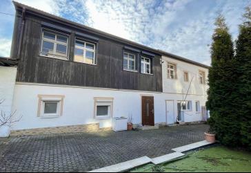 3 Garagen, 3 Carports, komplett umzäunt