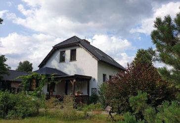 Charmantes Landhaus mit Wohnkeller, großer Garten, Werkstatt, zwei Veranden, Hobby-Stall