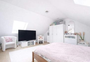 helle 1,5 Zimmer Dachgeschosswohnung für Kapitalanleger