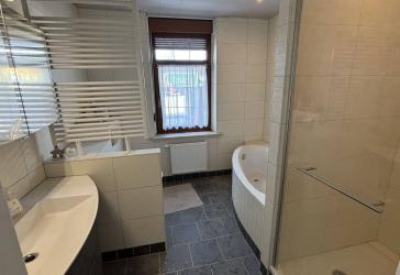Moderne Wohnung in Werdau mit Tageslichtbad in zentraler Lage