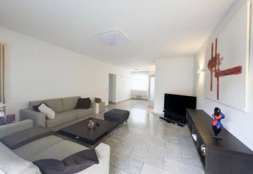4,5-Zimmer-Wohnung mit großer Loggia in ruhiger, zentraler Lage von Bochum-Langendreer