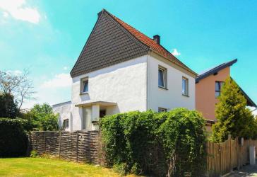 Frei stehendes Einfamilienhaus mit Garten und Garage in Heinsberg