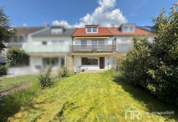 Zirndorf - Reihenmittelhaus in Top-Lage ~ Garage ~ Garten ~ viel Potenzial uvm.