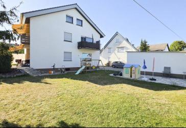Platz zum Leben: 4-Zimmerwohnung mit Garten und Terrasse in Elchesheim-Illingen