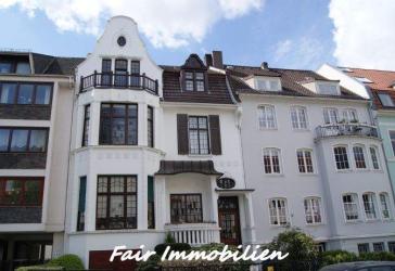 SCHWACHHAUSEN | Geräumige 4-Zi. Altbauwohnung in vornehmer und ruhiger Seitenstraße