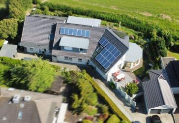 Wohntraum auf Eigenland mit großer Einliegerwohnung, Weitblick & Luxus-Ambiente in ruhiger Lage