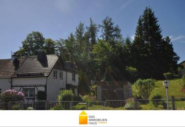 Doppelhaushälfte in der Zella-Mehliser Siedlung
