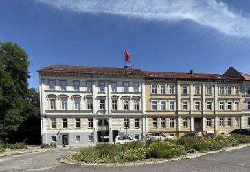 Kuscheliges DG-Nest in Zentrumsnähe und Parkanlage vor der Tür - Gemeinschaftsgrünfläche hinter dem Haus