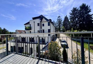 Stilvoll wohnen: Hochwertige 3-Zimmer-Wohnung mit großem Wohnbereich & Balkon
