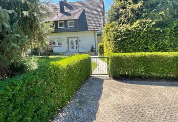 Großzügiges Familienhaus auf 891 m² Grundstück – provisionsfrei in Schliengen