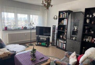 Schöne 2-Zimmer-Wohnung in gepflegtem Mehrfamilienhaus