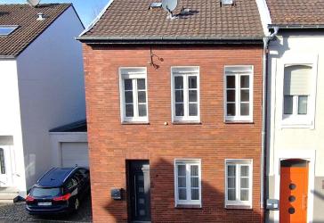 Zweifamilienhaus mit großem Grundstück in ruhiger Lage von Scherberg