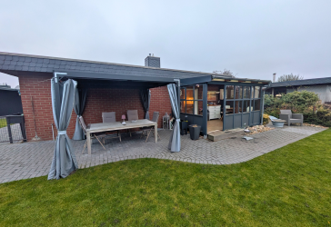 Gepflegter Bungalow mit großem Grundstück, neuem Bad & Küche (2021), Kamin & wohnlichem Keller