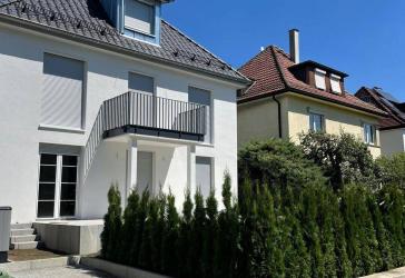 Großzügiges Familienhaus mit Terrasse und Balkon in Stuttgart Zuffenhausen