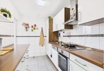 Stilvolle 3,5-Zimmer-Wohnung mit Weitblick und zwei Balkonen