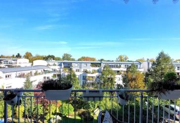 ... traumhaft - großzügig - einzigartig - kernsanierte 4-Zimmer mit Balkon/Loggia und zwei PKW-Stellplätze