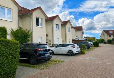 Reihenmittelhaus in Schildow: Garten mit Terrasse