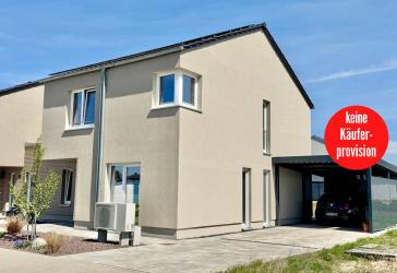 HORN IMMOBILIEN ++ Neuwertiges Einfamilienhaus in Neubrandenburg Obodritenstraße, EBK + Carport