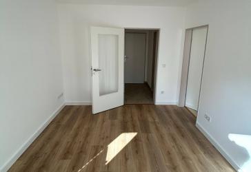 OS-Westerberg: Moderne 2 ZKB mit Terrasse
