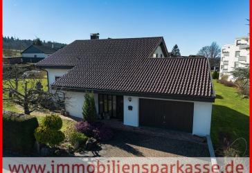 Bezugsfreies Eigenheim mit Traumgarten in bester Wohnlage!
