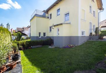 Doppelhaushälfte mit Garten, Stellplatz und Ausbaureserve