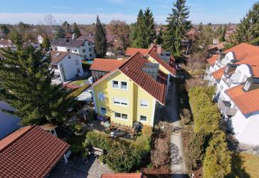 Kapitalanlage in Ottobrunn: 7-Familienhaus mit einer gesamten Wohnfläche von ca. 550 m2 auf einem ca. 1.600 m2 Grundstück