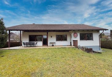 Gepflegter Bungalow mit großem Grundstück in Manching-Niederstimm