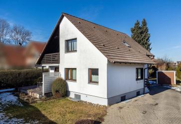 Zu verkaufen in Ottobeuren: Einfamilienhaus mit großem Grundstück