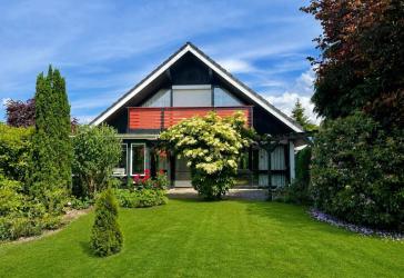 Architektenhaus mit parkähnlichem Traumgarten - ein besonderes Zuhause für Menschen mit Sinn für Raum, Licht und Lebensqualität