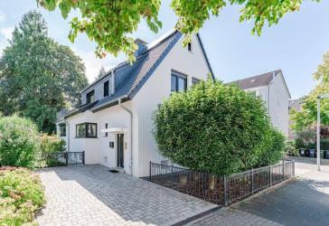 Wie neu! Wunderschönes Einfamilienhaus - ideal für Familien.