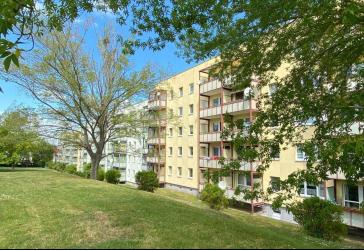 Hübsche, geräumige und helle 4-Raum-Wohnung mit Balkon
