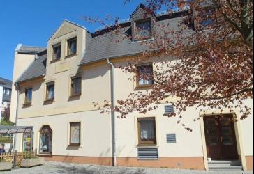 *Wohnen und Arbeiten unter einem Dach* Hübsches Stadthaus mit Dachterrasse sucht kreative Bewohner