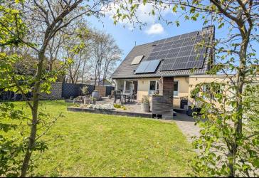 Freistehendes kernsaniertes Einfamilienhaus mit PV Anlage im Zentrum von Bedburg