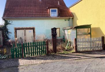 Unsaniertes Wohnhaus in Brehna-Sandersdorf
