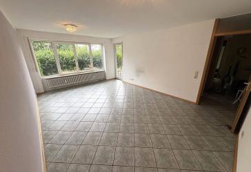 Sonnige 3 Zimmer Wohnung mit Terrasse und Garten