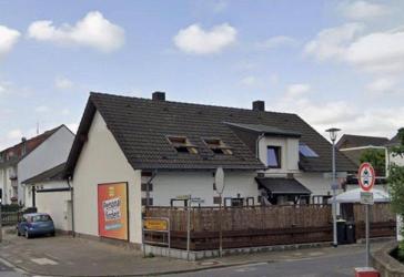 Provisionsfrei-Aktuell Saniert Ein Haus. Zwei Möglichkeiten.Ca. 220 m² Wohnfläche · barrierearm