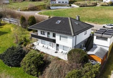 Nachhaltig Wohnen: Autarkes & hochwertiges Wohnhaus mit Einliegerwohnung und Weitblick