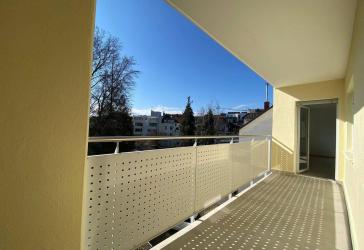 Kapitalanlage mit Weitblick - Helle 2-Zimmer-Wohnung mit Balkon, Aufzug & Garage in Siegburg