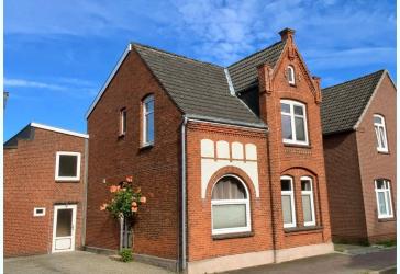 Zentrumsnah & Ruhig: Charmantes Stadthaus mit schönem Garten und potentieller Einliegerwohnung !