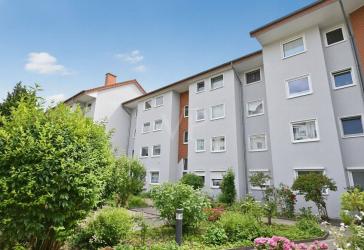 Sonnenverwöhnte 4-Zimmer-Wohnung mit Balkon und Tiefgaragenstellplatz in Laatzen!