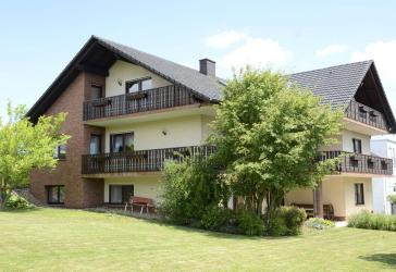 Großzügiges 1 - 2 Familienhaus in einer sehr guten Lage