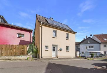 Fachwerkcharme trifft Wohnkomfort - Zuhause mit idyllischem Innenhof