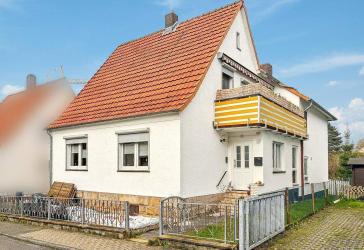 Zweifamilienhaus mit Garage in Immenhausen