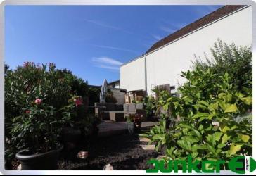*** Attraktives 3-Familienhaus mit 3 abgeschlossenen Wohneinheiten und idyllischem Garten ***