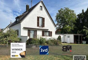 Freistehendes Einfamilienhaus mit großem Südgarten und Gestaltungspotenzial