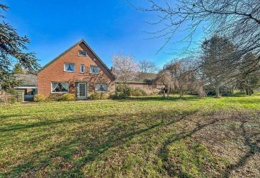 Einfamilienhaus mit Gewerbehallen und großem Grundstück in Kranenburg