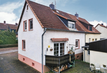 'Wohnen mit Charakter - Doppelhaushälfte mit separatem Bungalow'