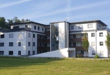 Barrierefreie 3-Zimmer-Eigentumswohnung incl Garten, Küche, TG-Stellplatz und Wallbox